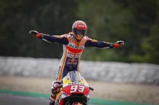 marquez festeggia al traguardo di Brno 2017
