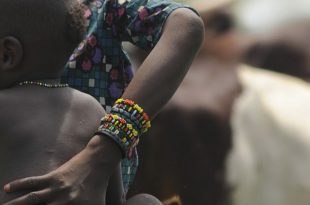 Elena Dak - Io cammino con i nomadi