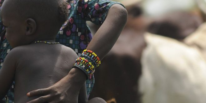 Elena Dak - Io cammino con i nomadi