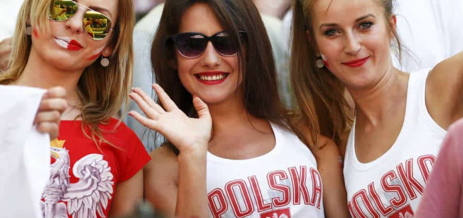 Come la donna dovrebbe seguire una partita di calcio