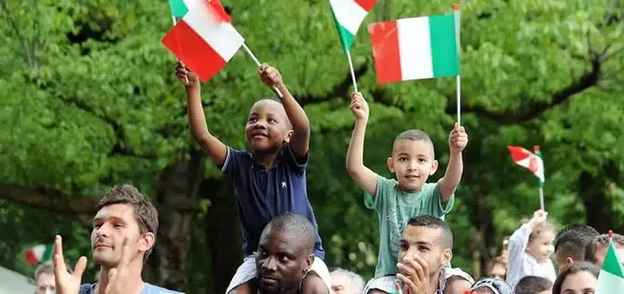 Sì allo ius Soli, no ad alcuni italiani