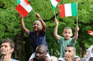 Sì allo ius Soli, no ad alcuni italiani