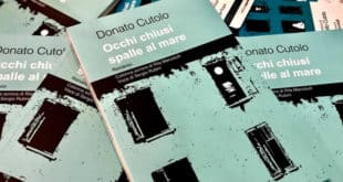 Occhi chiusi spalle al mare - Donato Cutolo