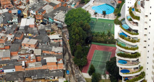 La parola povertà esiste