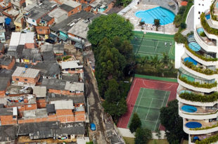 La parola povertà esiste