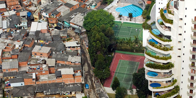 La parola povertà esiste