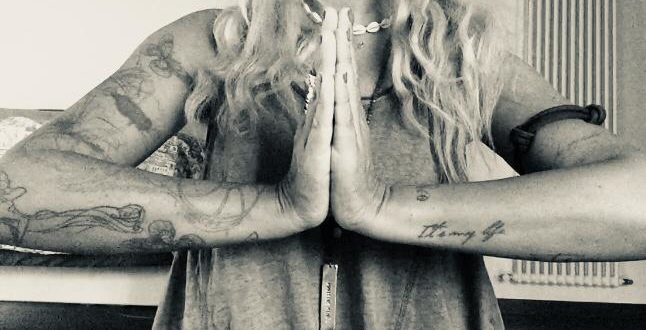 yoga esercizi per i polsi - video