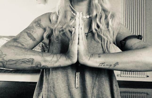 yoga esercizi per i polsi - video