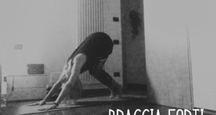 yoga, esercizi per braccia forti - video