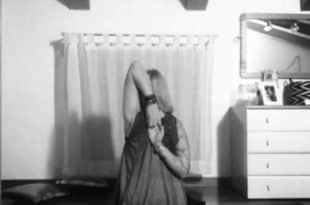 Cervicale: come combatterla con lo yoga - video