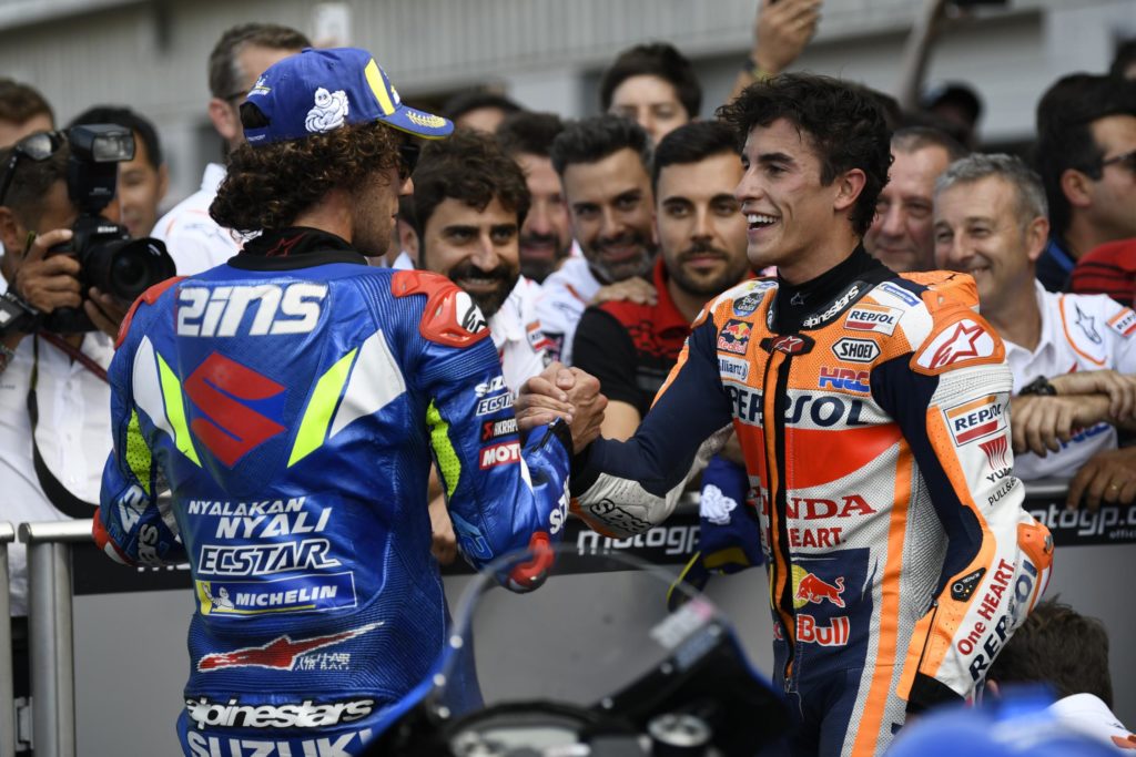 Rins vince a Silverstone