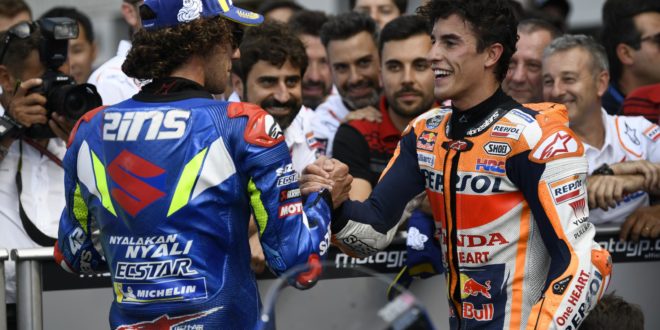 Rins vince a Silverstone