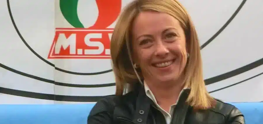Giorgia Meloni e Mario Giordano un apostrofo nero tra chi cazzo se ne frega e fate come cazzo vi pa