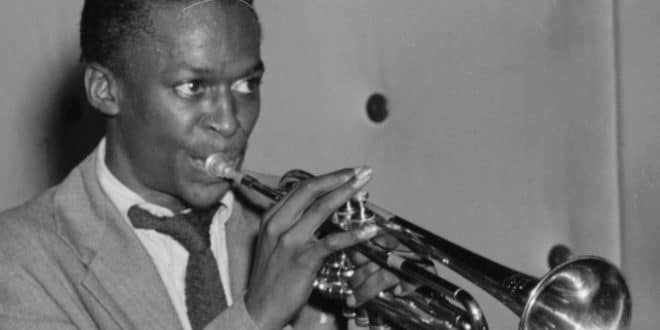 Dieta musicale: tre dischi per la vostra giornata a casa, te emozioni per scandire il giorno